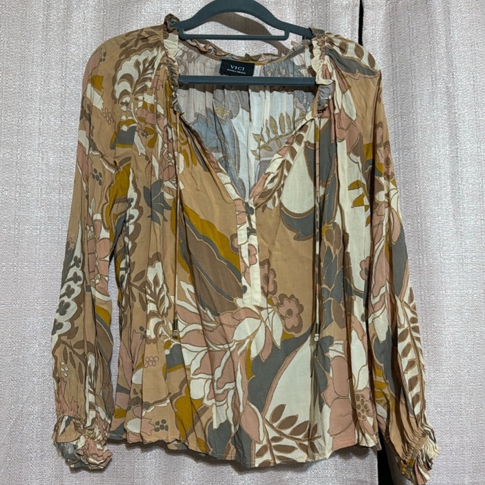 VICI long sleeve top